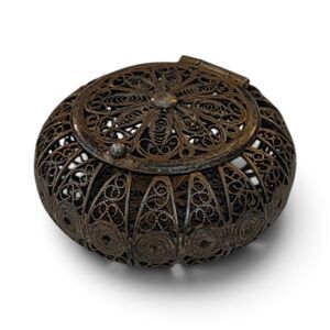 Antique 800 Silver Filigree Trinket Pill Box Jewelry Casket Hinged Round Box